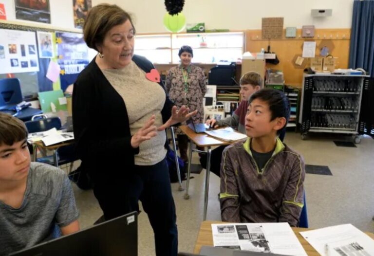 California schools teach kids to spot fake news