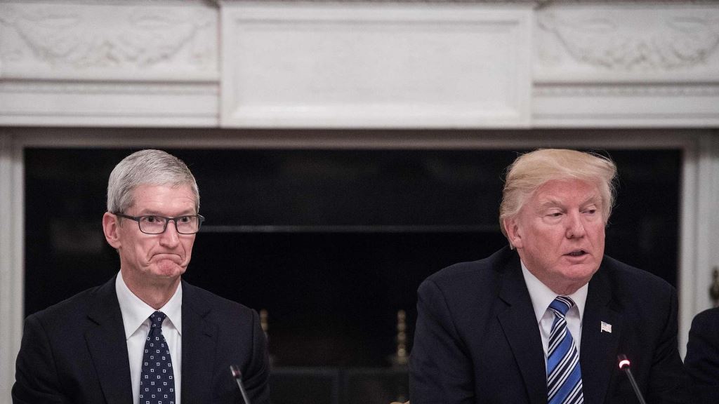  Apple removed ICEBlock and similar apps from the store after Trump demands.