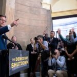 US Senate Votes Fail and Shutdown Extends