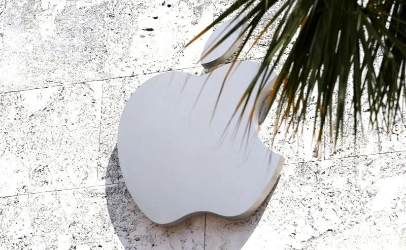 Apple is turning its focus to AI while Foxconn is interested in Electric Cars.
