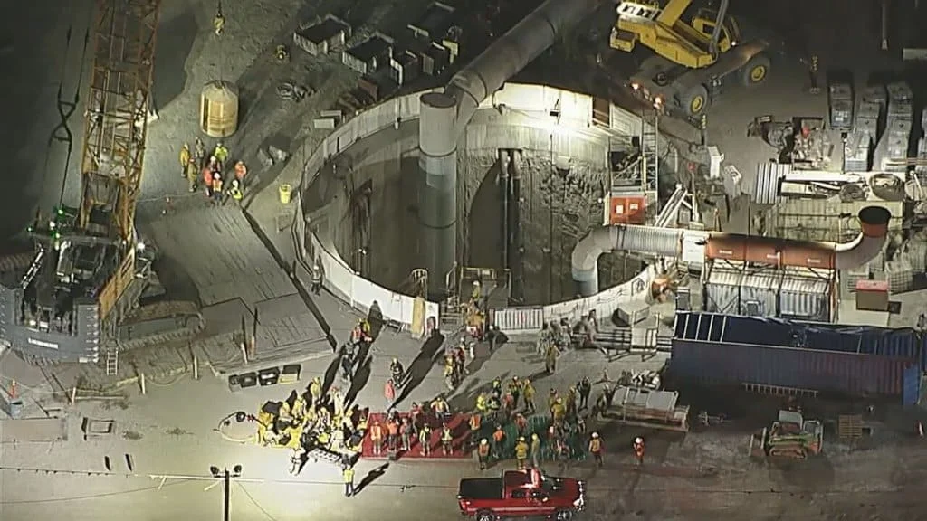Workers stay safe during Los Angeles sewer tunnel collapse